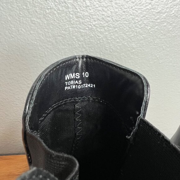 Dolce Vida Tobias Chelsea Boot Womens Size 10 Chunky Lug Sole Pull On Black NEW - Picture 2 of 8